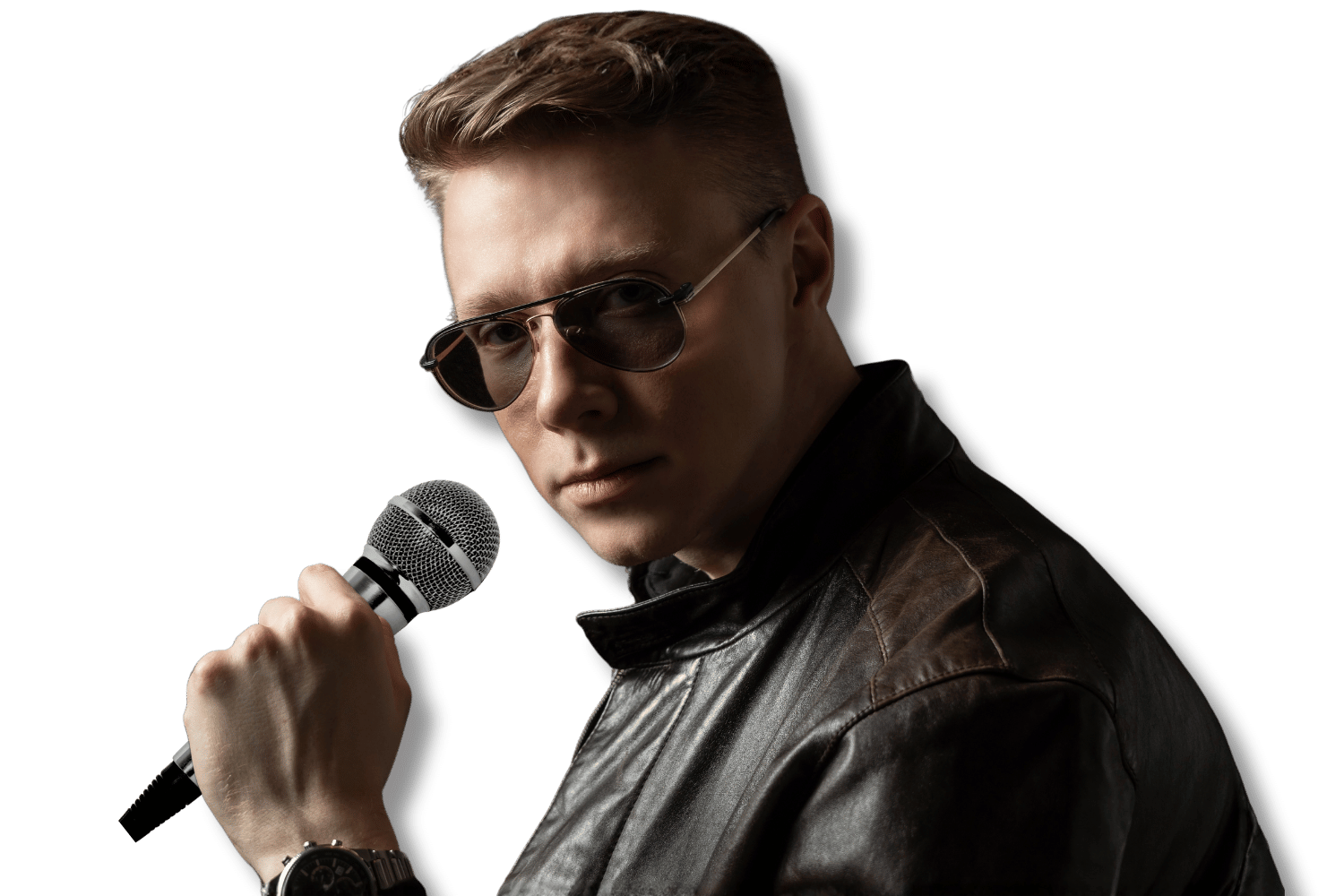 Dawid Kubiak z mikrofonem